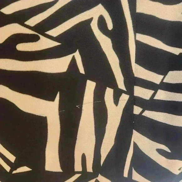 Reitman's Signature Plus Size V-Front & Back Polyester Ruffle Blouse Size 2x - Picture 8 of 13